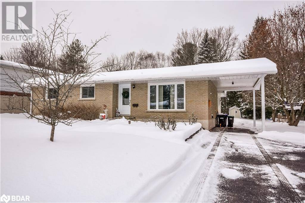 Oro-medonte, ON L3V6H8,93 JAMIESON Crescent