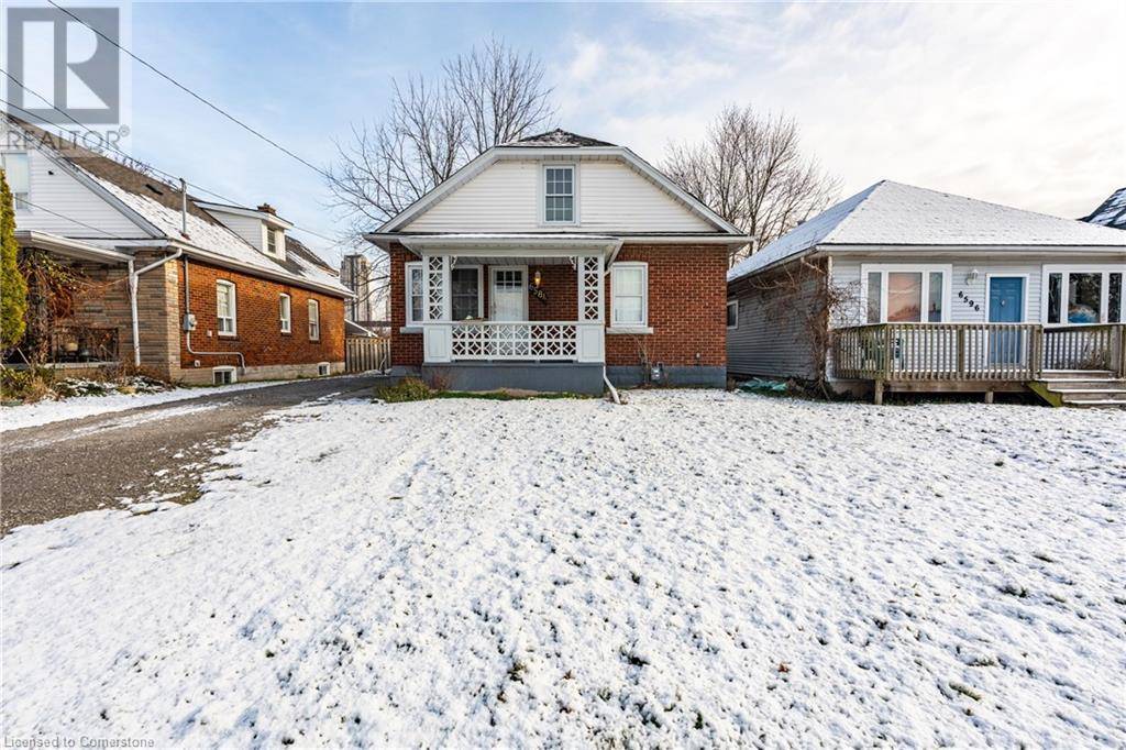 Niagara Falls, ON L2G4H5,6584 ORCHARD Avenue