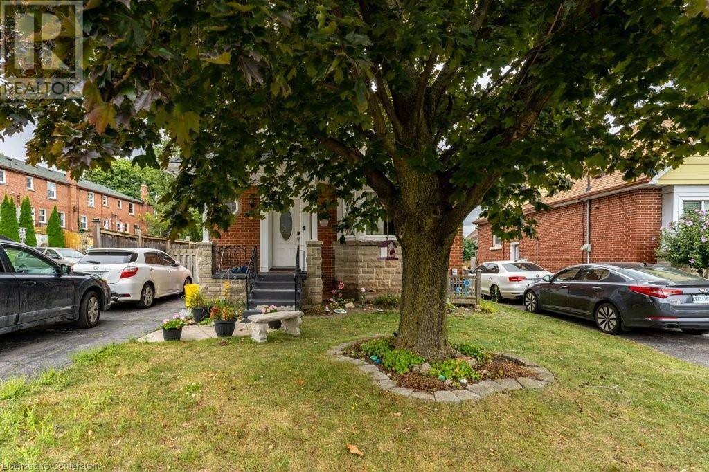 Hamilton, ON L8K3P2,252 GLENCAIRN Avenue