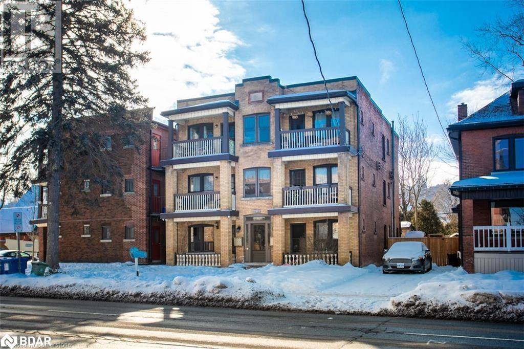 Hamilton, ON L8P2S5,479 ABERDEEN Avenue Unit# 3