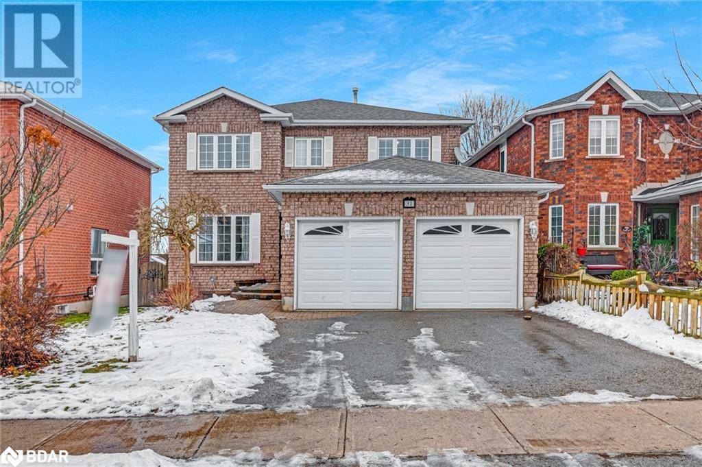 Barrie, ON L4M6N5,31 BROWN WOOD Drive