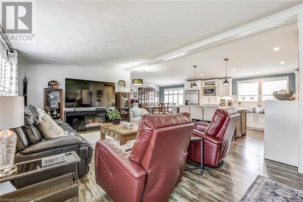 Selkirk, ON N0A1L0,17 SILVER ASPEN Drive