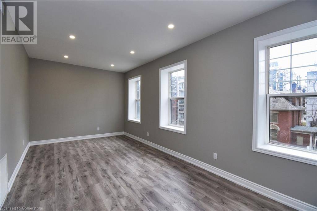 Hamilton, ON L8P1X5,98 DUKE ST #2