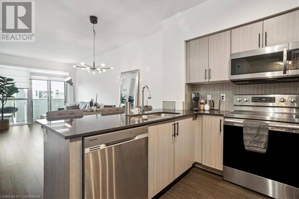 Oakville, ON L6K0J1,65 SPEERS Road Unit# 222