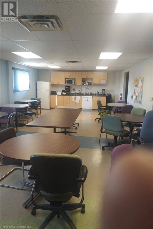 Kitchener, ON N2B3S4,871 VICTORIA ST North #300