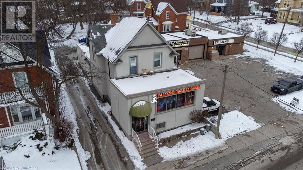 Kitchener, ON N2G2M1,612 KING Street E
