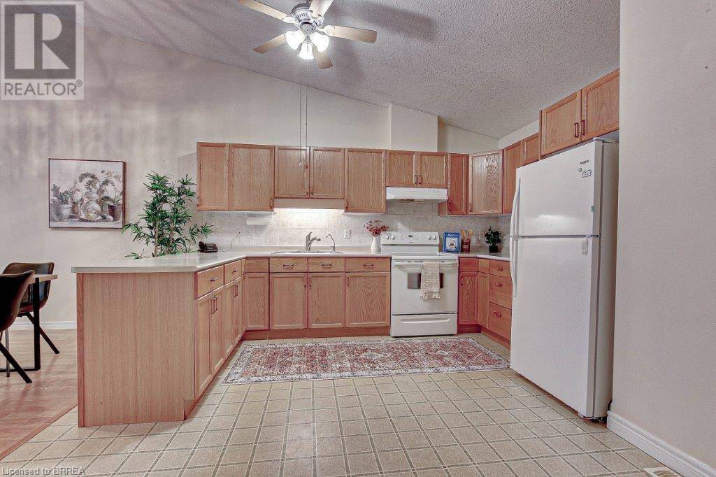 Brantford, ON N3R5A8,110 SOMERSET Road Unit# 17