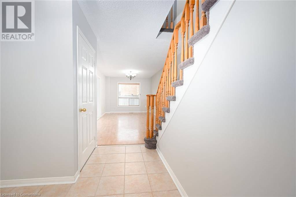 Oakville, ON L6M4P6,2373 NEWCASTLE Crescent