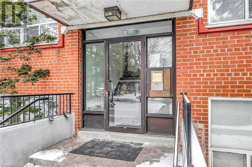 Hamilton, ON L8S2N5,57 MERICOURT RD #302