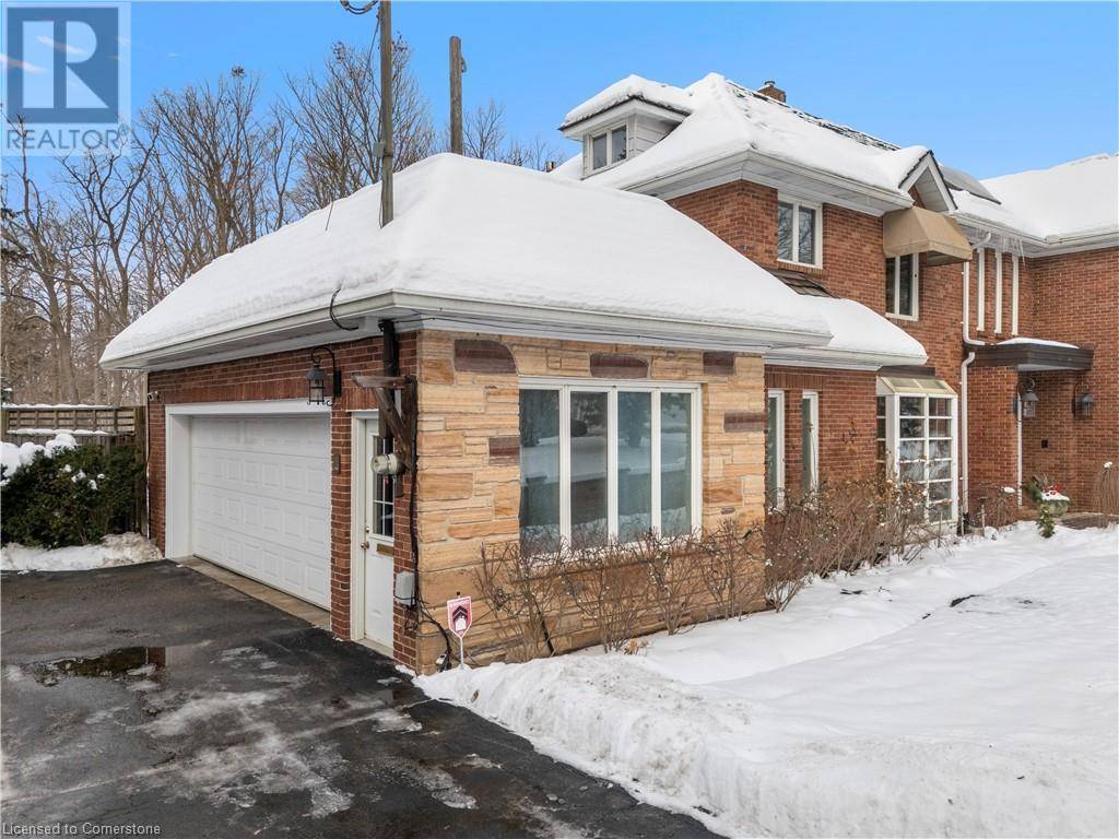 Kitchener, ON N2M2R8,32 MAPLE HILL Drive