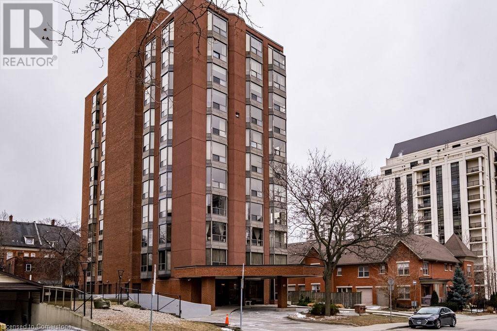Hamilton, ON L8P1Y7,49 ROBINSON ST #900