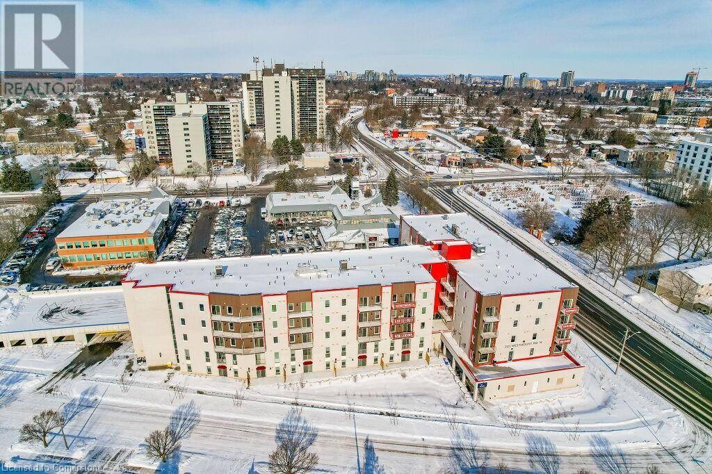 Kitchener, ON N2M1S3,301 WESTMOUNT Road W Unit# 5