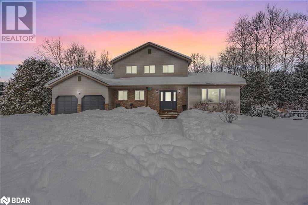 Oro-medonte, ON L0K1E0,11 MAPLE Court