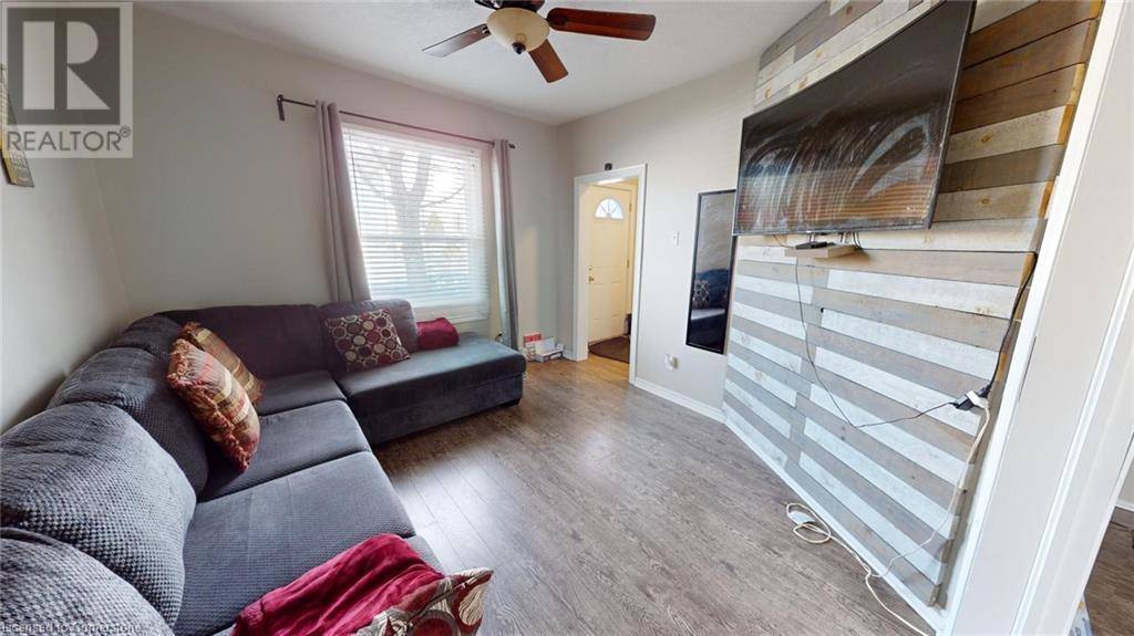 Brantford, ON N3S1S4,22 EMILIE Street
