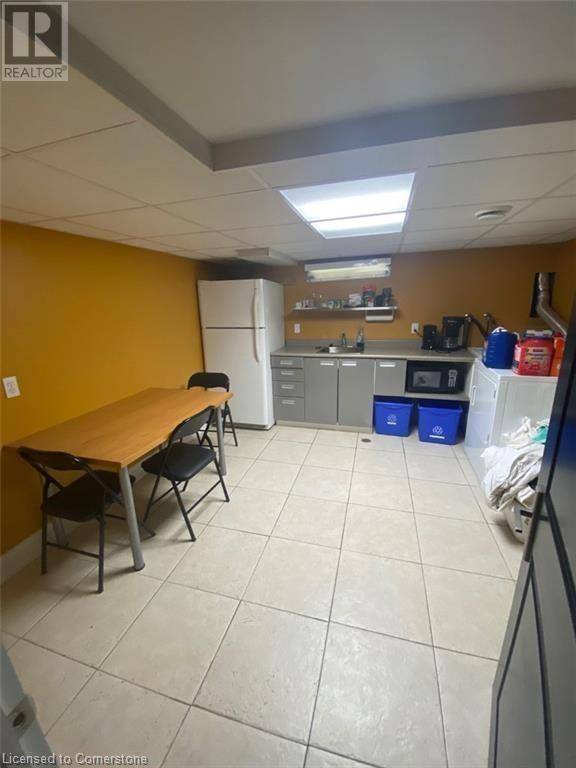 Stoney Creek, ON L8G1H8,60 KING ST #B2