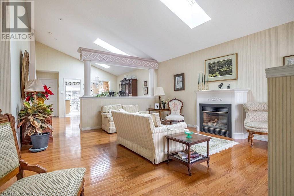 Hamilton, ON L9C7S4,60 REDFERN Avenue