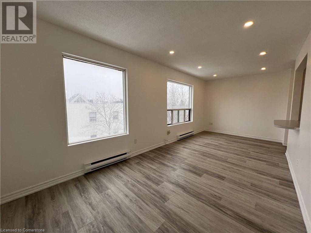 Toronto, ON M6C1B9,102 GREENSIDES AVE #17