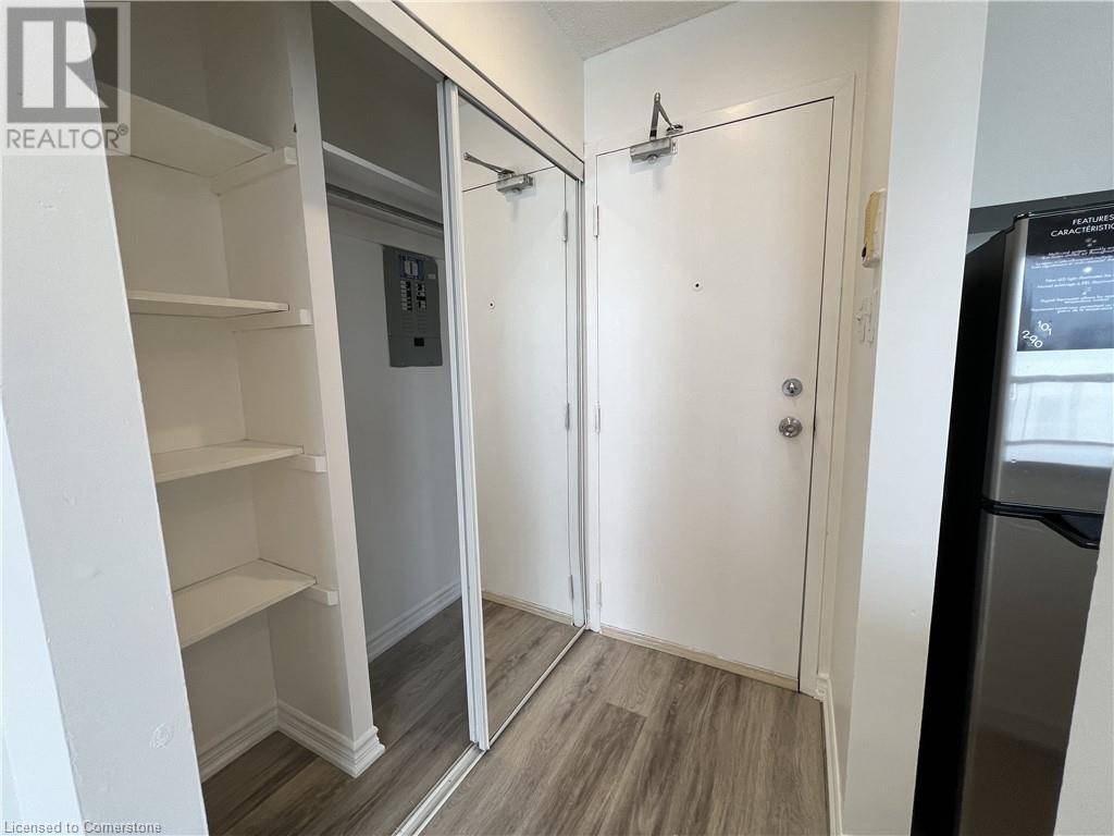 Toronto, ON M6C1B9,102 GREENSIDES AVE #17