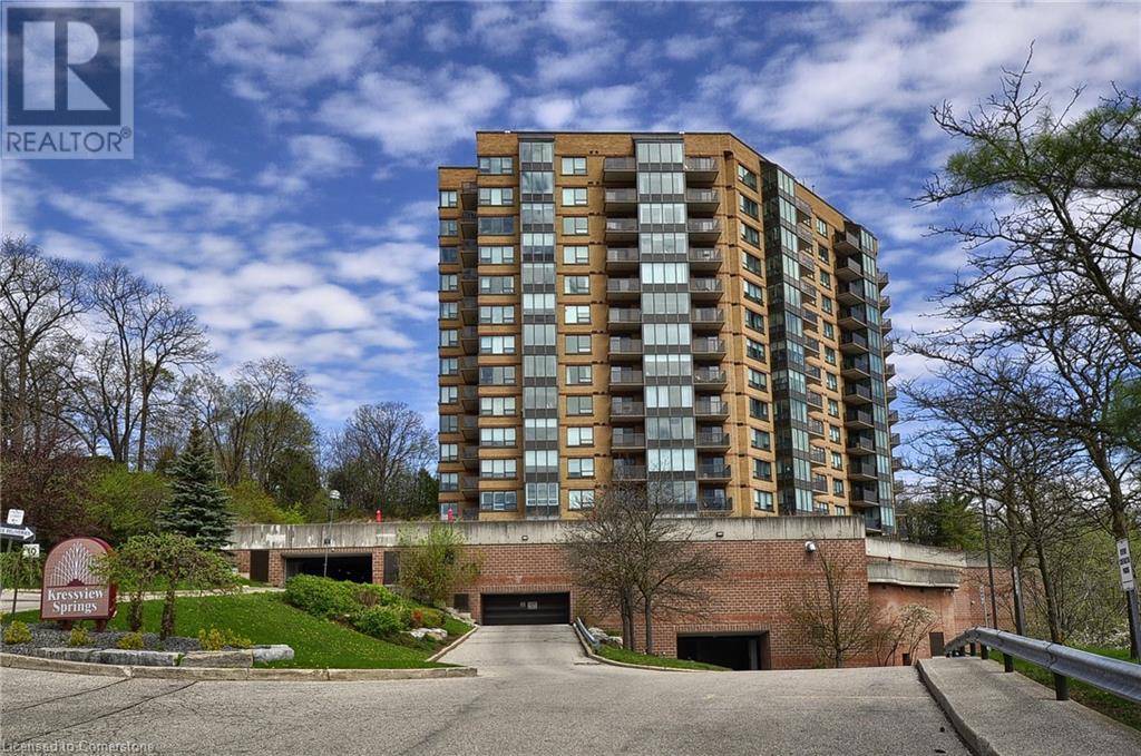 Cambridge, ON N3H5L2,237 KING ST West #611