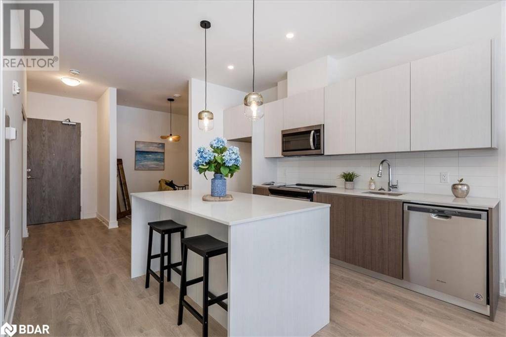 Orillia, ON L3V4W4,21 MATCHEDASH ST South #211