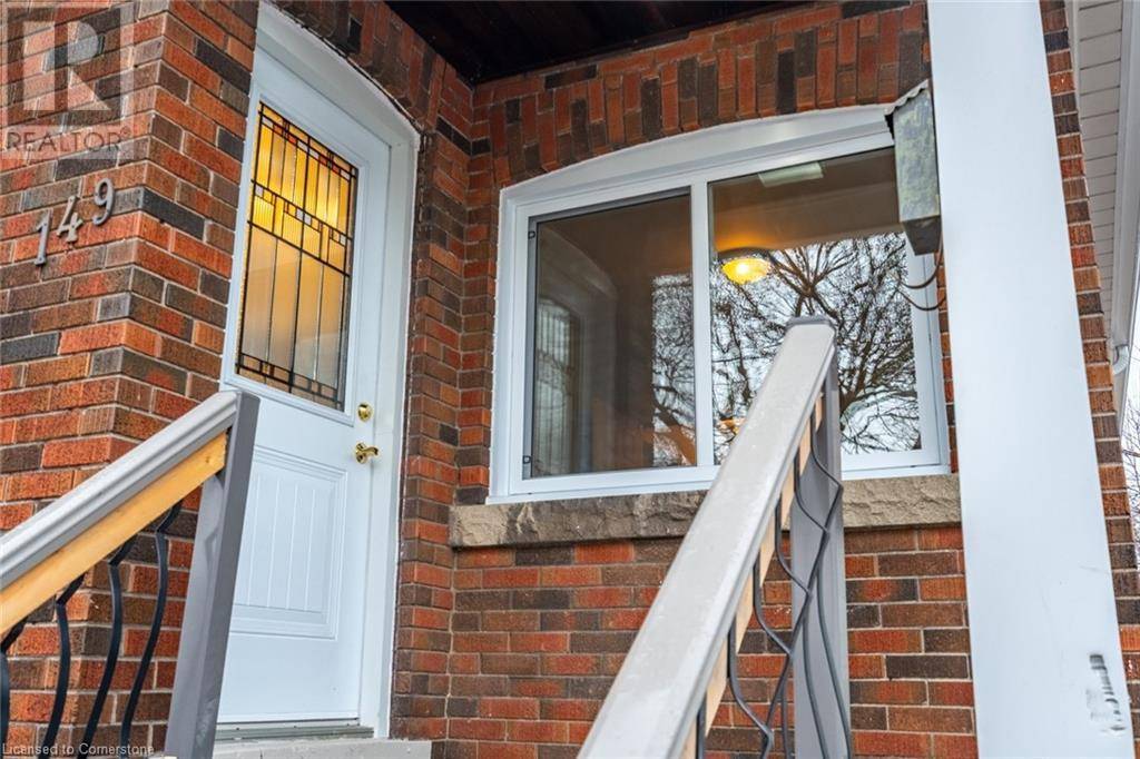 Hamilton, ON L8H5G1,149 WEIR Street N