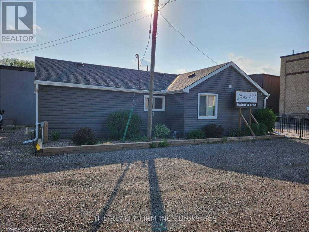 Ayr, ON L0B1E0,1302 SWAN Street N