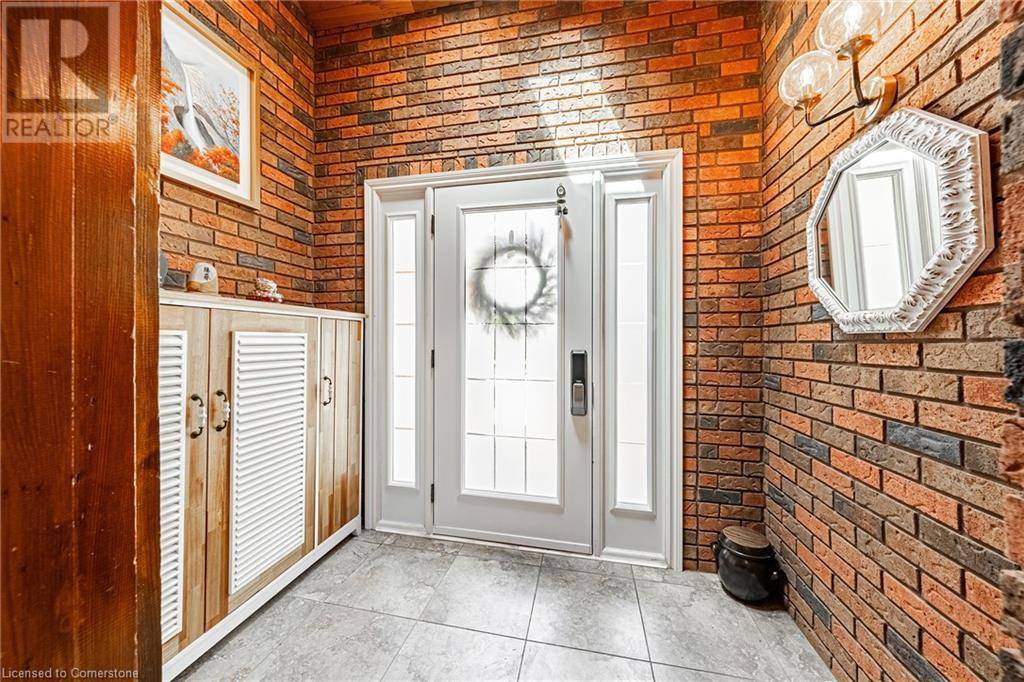 Carlisle, ON L0R1H3,6 IRIS Court