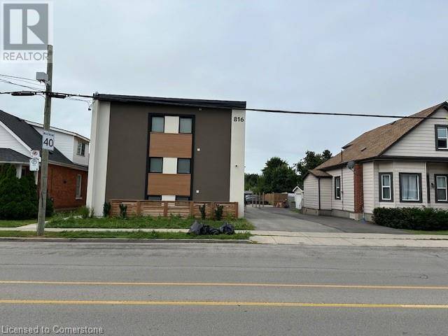 Hamilton, ON L8V1E1,816 CONCESSION ST #4