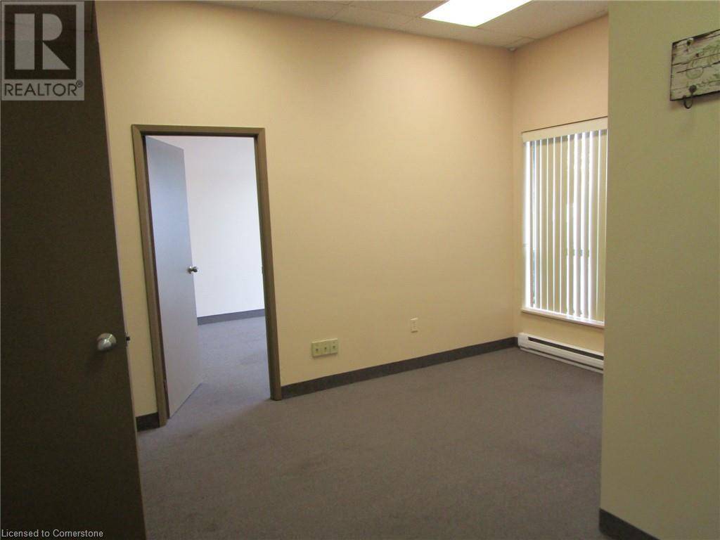 Burlington, ON L7L5L5,4161 MORRIS DR #1