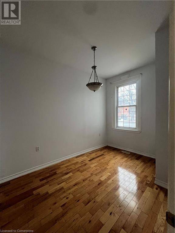 Hamilton, ON L8P1K3,385 MAIN Street W