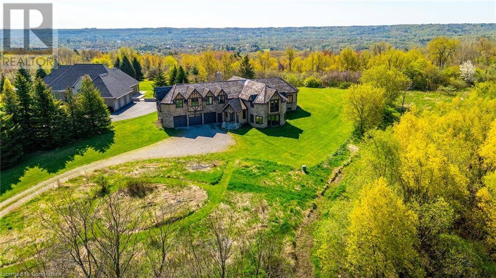 Dundas, ON L9H7P6,76 OAK Avenue