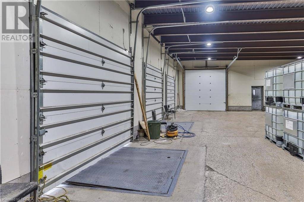 Brantford, ON N3S7G5,148 MOHAWK Street