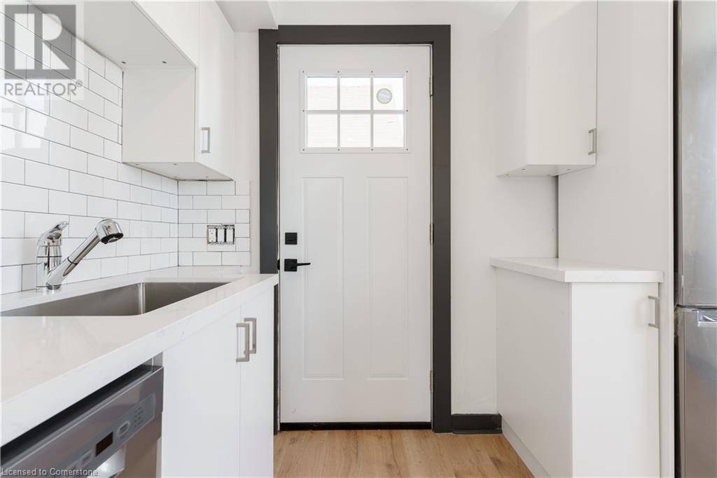 Hamilton, ON L8H1W4,32 BRITANNIA Avenue