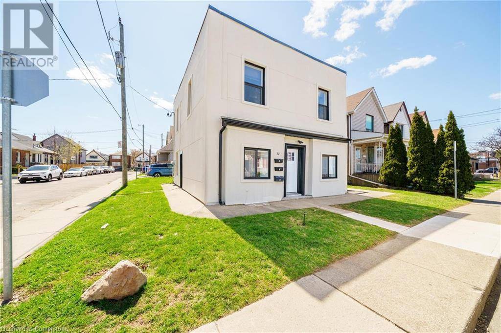 Hamilton, ON L8H1W4,32 BRITANNIA Avenue