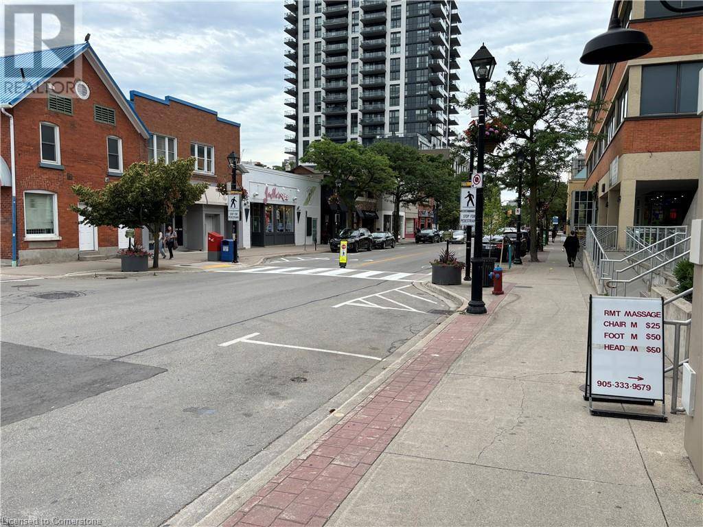 Burlington, ON L7R2G4,468 BRANT Street