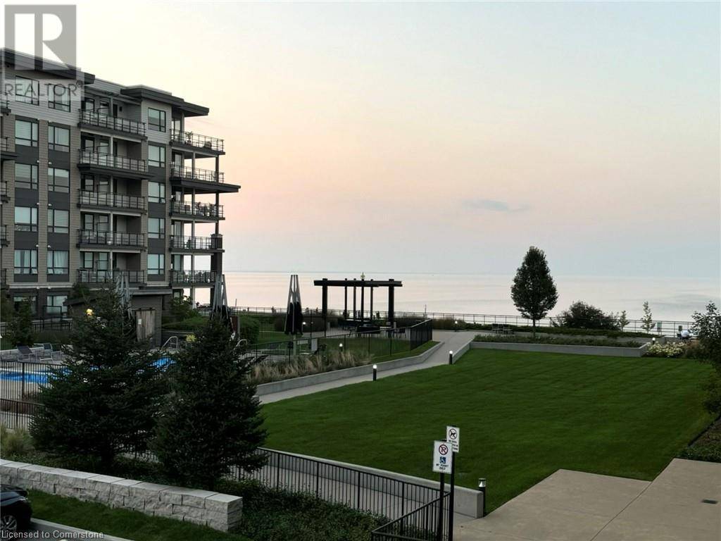 Grimsby, ON L3M0H1,10 ESPLANADE LN #215