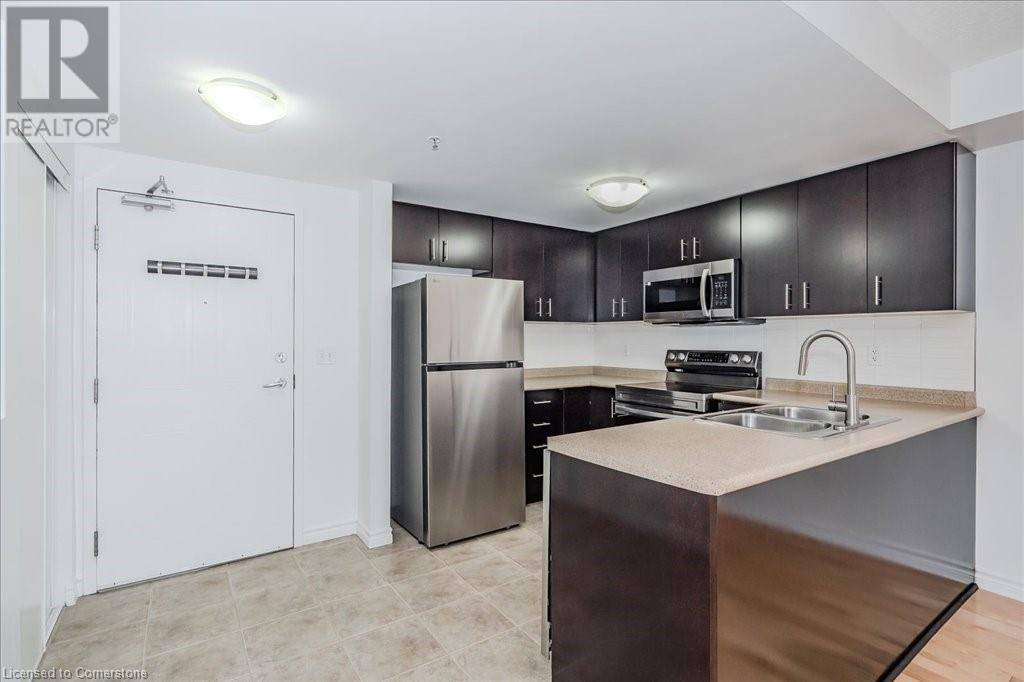 Guelph, ON N1L0E7,41 GOODWIN DR #202