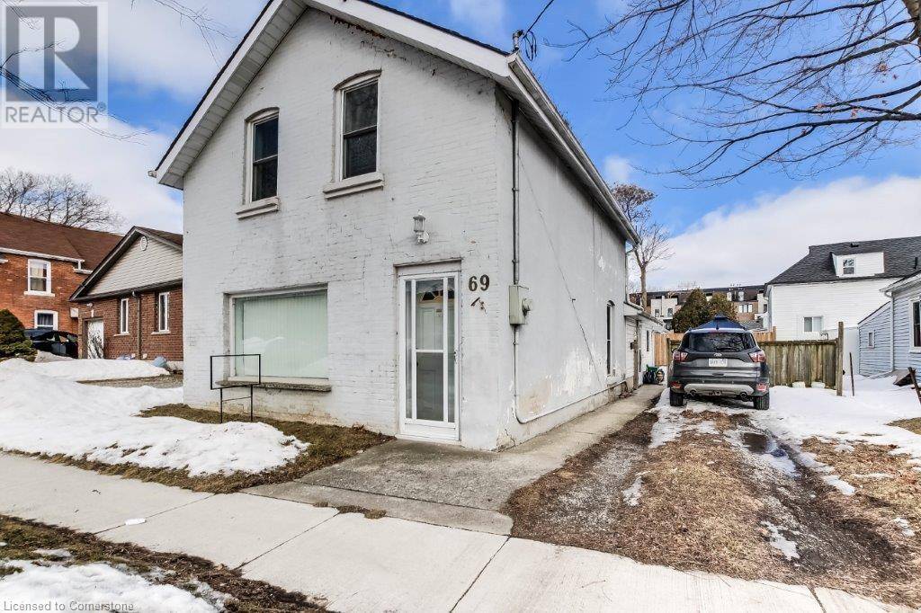 Brantford, ON N3T4X2,69 GRAND RIVER Avenue