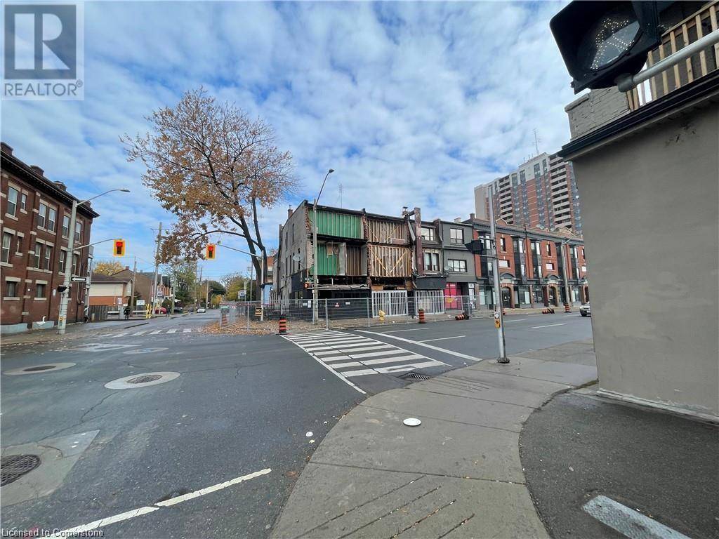 Hamilton, ON L8N1C7,455 KING Street E