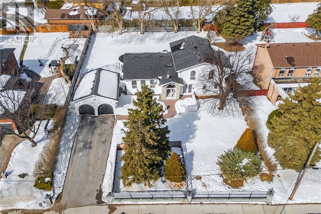 Mississauga, ON L5M2C9,1711 CAROLYN Road