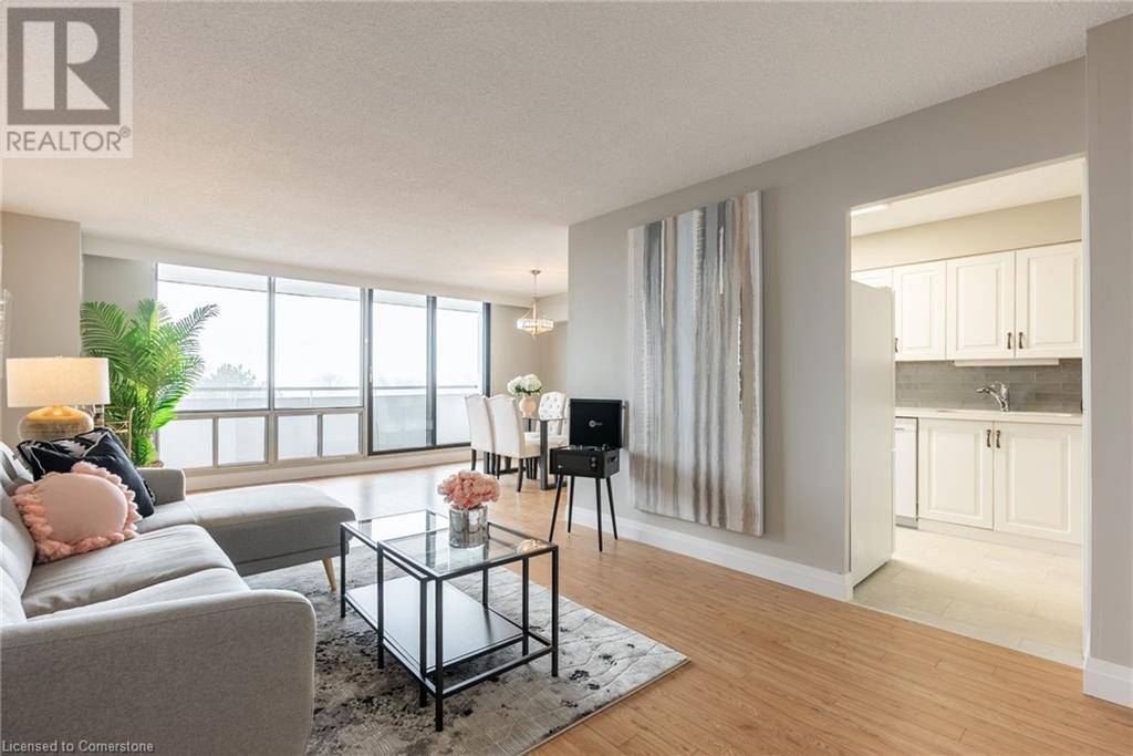 Burlington, ON L7P3P4,2055 UPPER MIDDLE RD #306