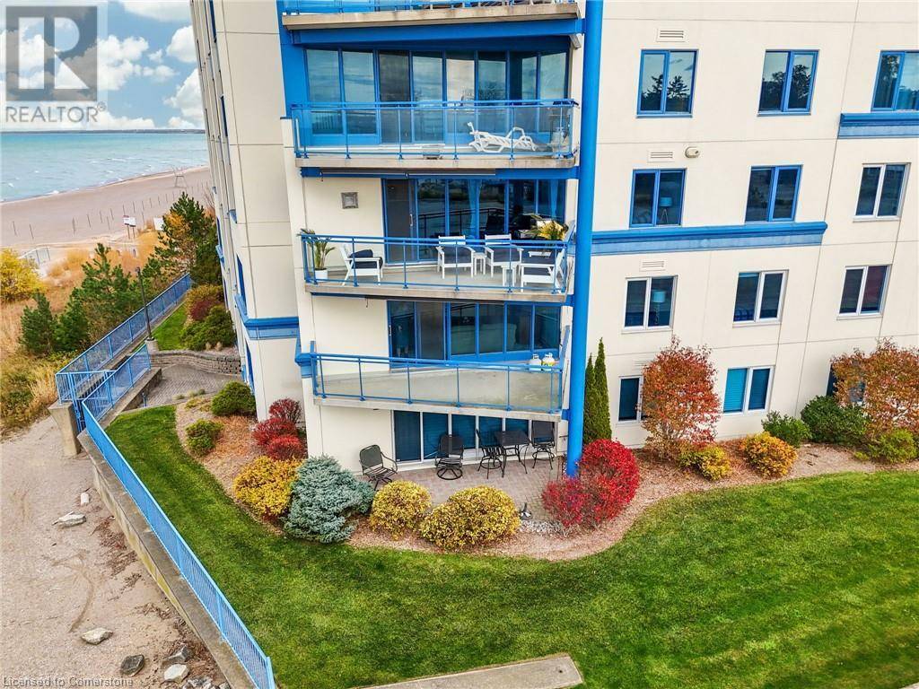 Grand Bend, ON N0M1T0,9 PINE ST #202