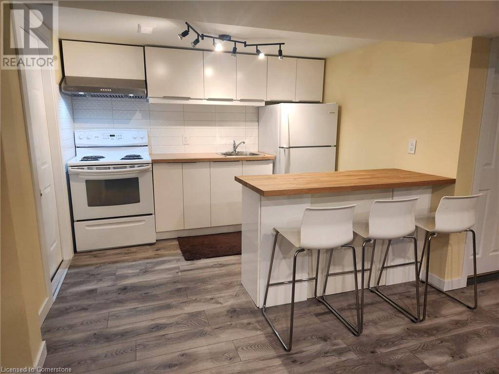 Hamilton, ON L9C3S7,29 COLLIER Crescent