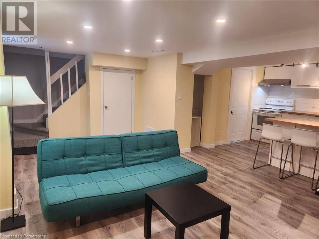 Hamilton, ON L9C3S7,29 COLLIER Crescent