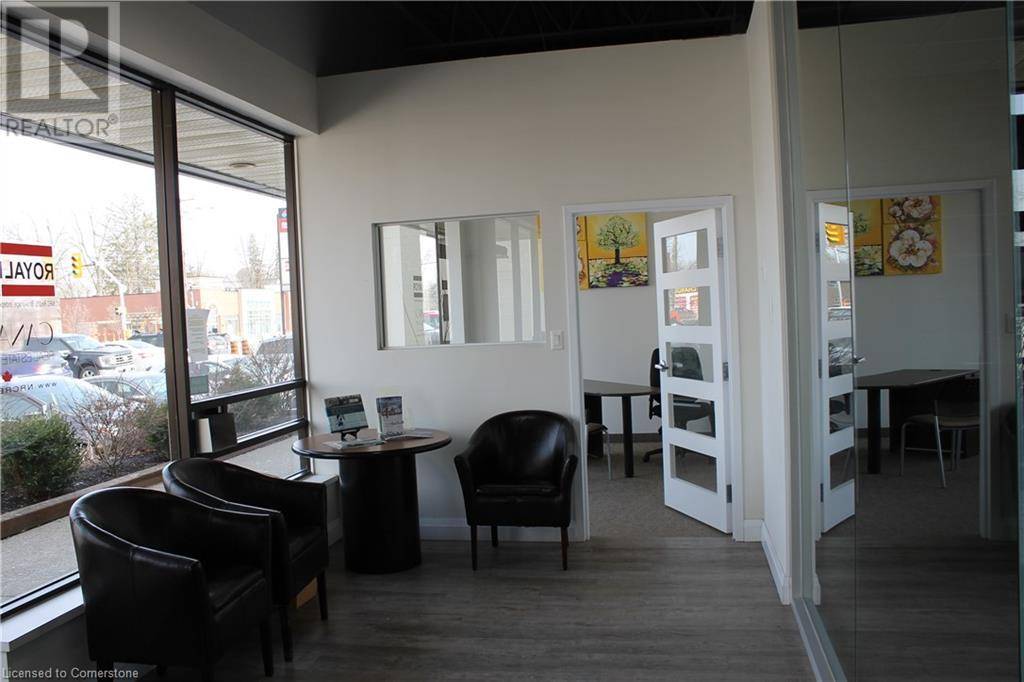 Grimsby, ON L3M1M9,36 MAIN ST East #4