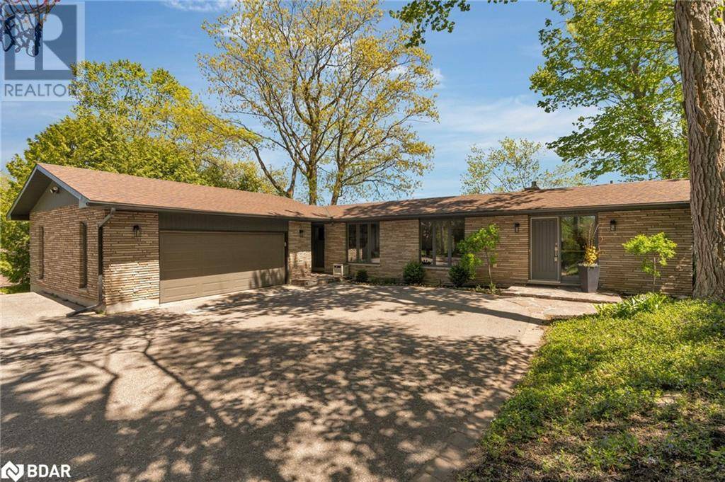 Orillia, ON L3V3X4,416 BAY Street