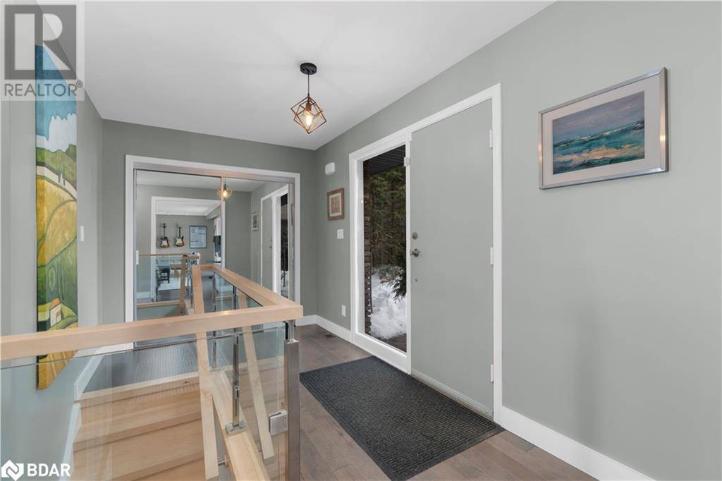 Orillia, ON L3V3X4,416 BAY Street