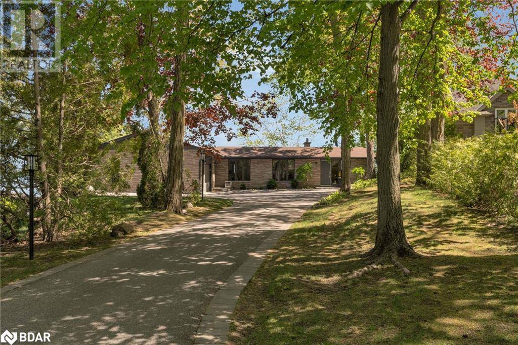 Orillia, ON L3V3X4,416 BAY Street