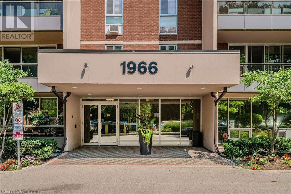 Hamilton, ON L8S1J6,1966 MAIN ST West #1507