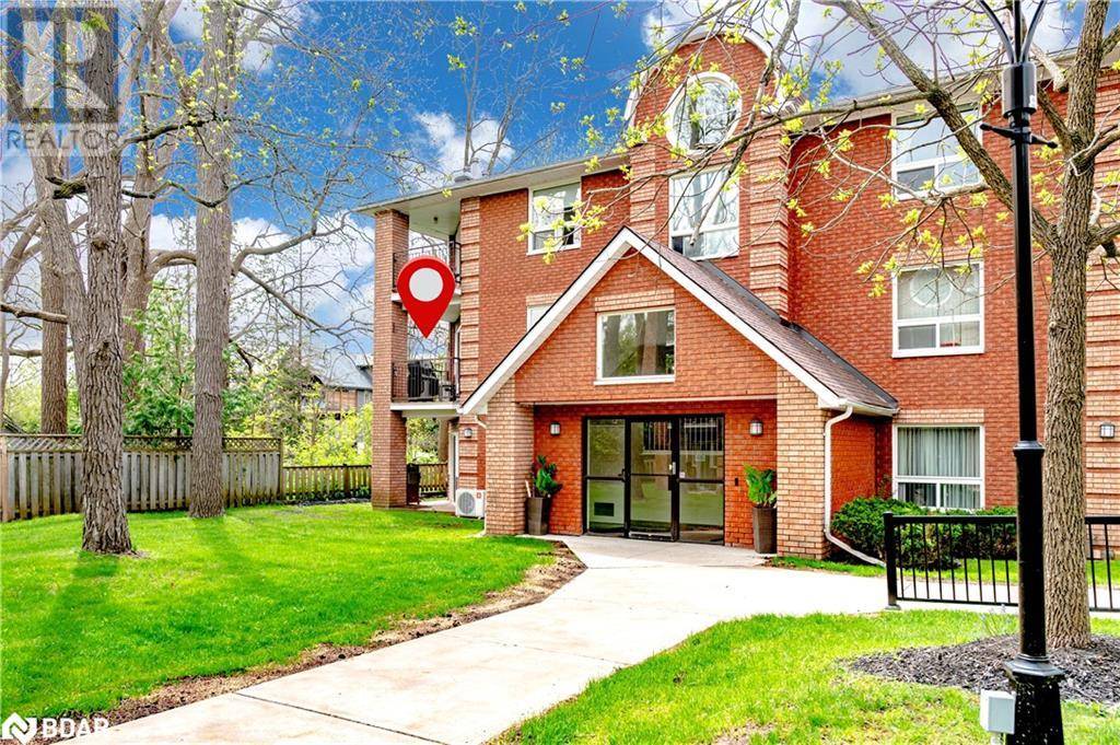 Barrie, ON L4M3G3,131 CLAPPERTON ST #204